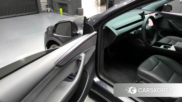 Tesla Model Y 2025 Серый из Кореи, фото 3