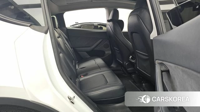 Tesla Model Y 2023 Белый из Кореи, фото 3