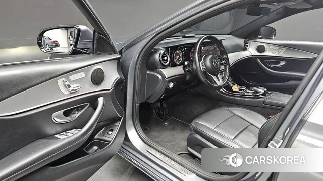 Mercedes-Benz E-Class W213 2018 Серый из Кореи, фото 3