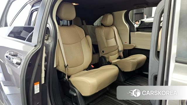 Toyota Sienna 4th Generation 2021 Серый из Кореи, фото 3