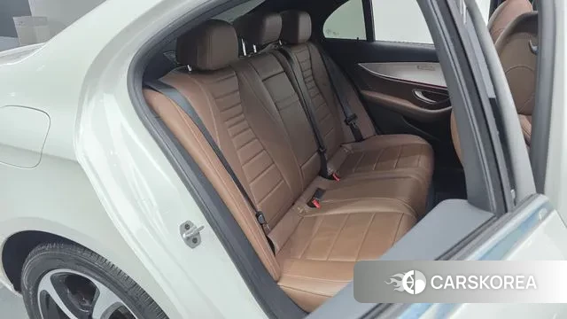 Mercedes-Benz E-Class W213 2020 Белый из Кореи, фото 3