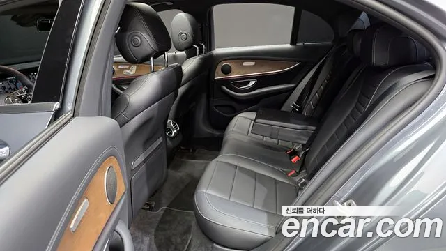 Mercedes-Benz E-Class W213 2022 Серый из Кореи, фото 3