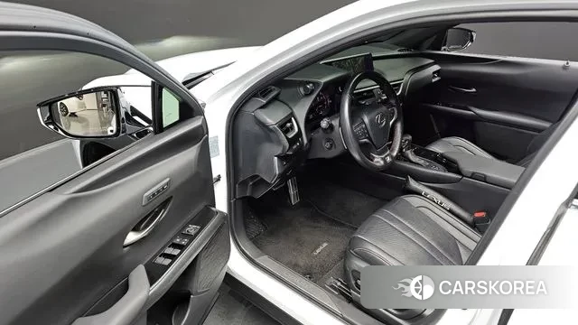 Lexus UX250h 2020 Белый из Кореи, фото 3