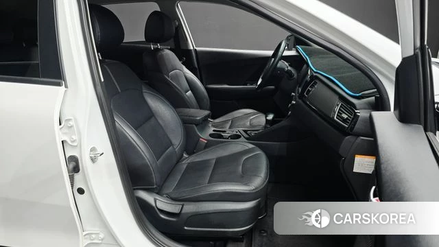 Kia Niro 2018 Белый из Кореи, фото 3