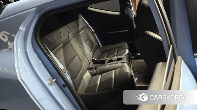 Hyundai Veloster (JS) 2018 Светло-серебряный цвет из Кореи, фото 3