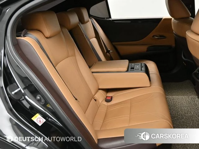 Lexus ES300h 7th generation 2019 Черный из Кореи, фото 3