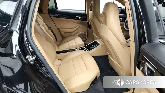 Porsche Panamera (971) 2023 Черный из Кореи, фото 3