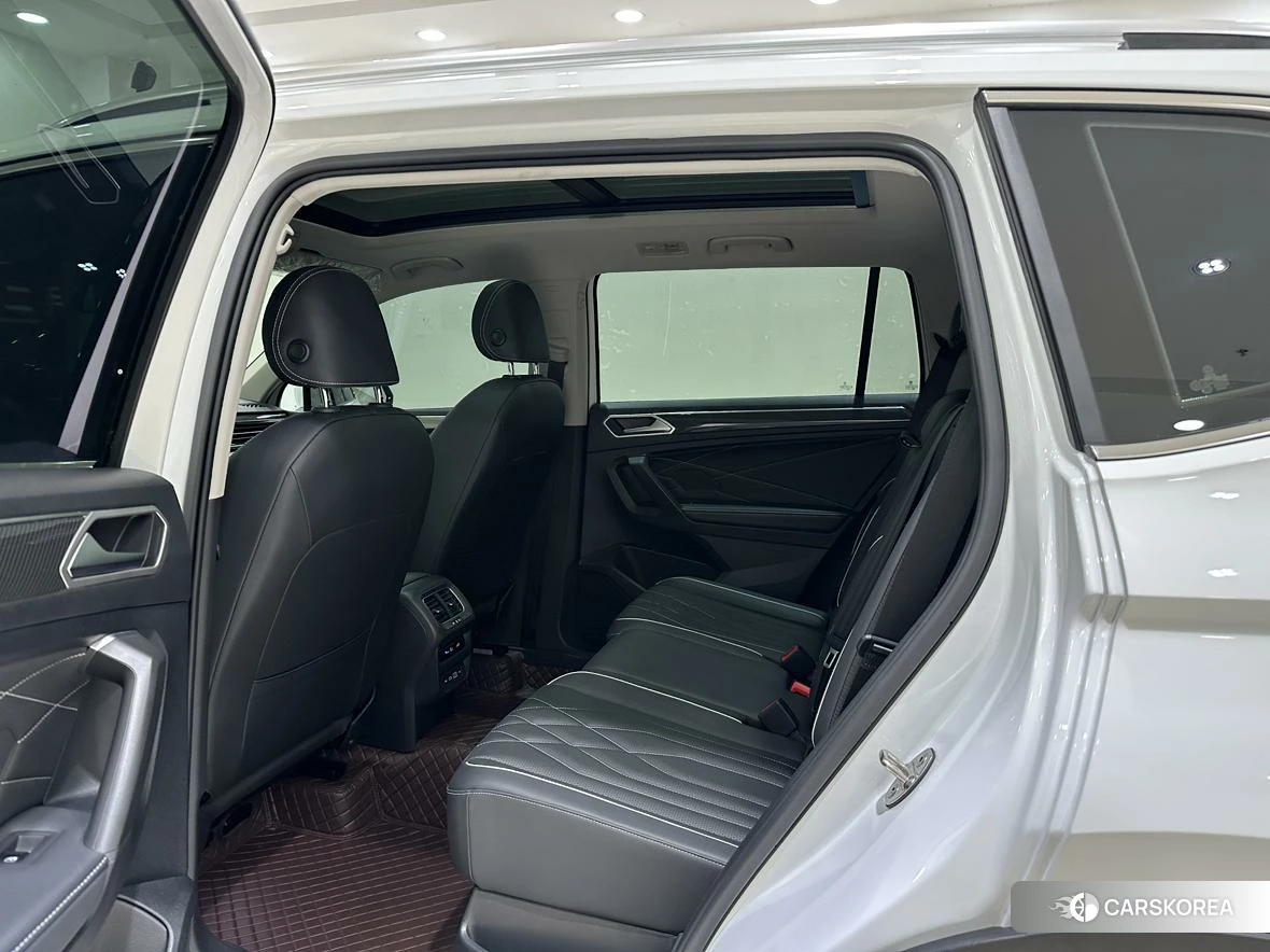 Volkswagen Tiguan L 2023 Белый из Китая, фото 3