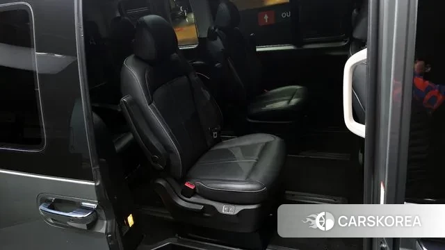 Hyundai Staria 2021 Серебристо-серый из Кореи, фото 3