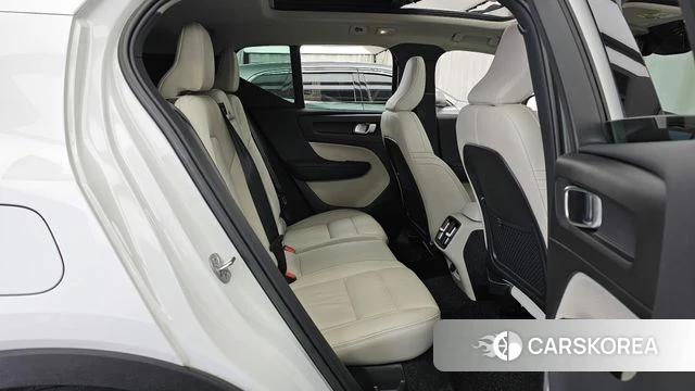 Volvo XC40 2022 Белый из Кореи, фото 3