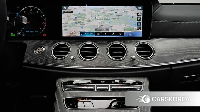 Mercedes-Benz E-Class W213 2023 Белый из Кореи, фото 3