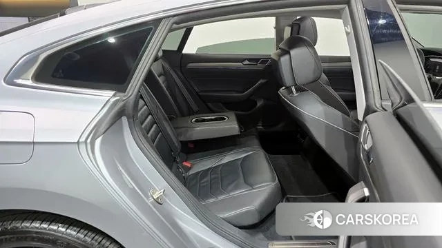 Volkswagen Arteon 2019 Серебристо-серый из Кореи, фото 3