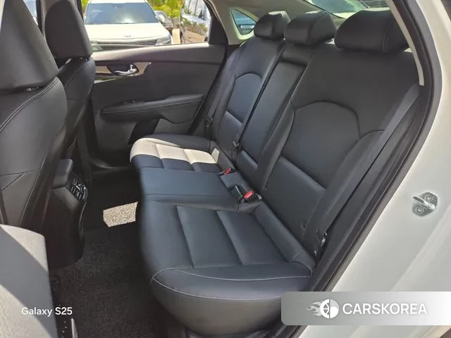 Kia The New K3 2nd generation 2021 Белый из Кореи, фото 3