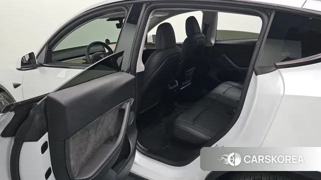 Tesla Model Y 2024 Белый из Кореи, фото 3