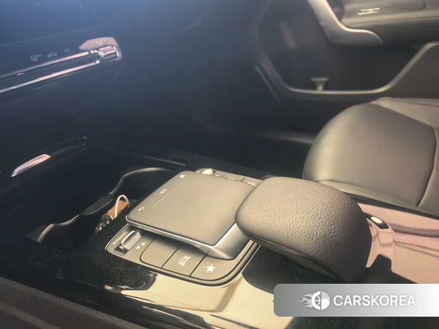 Mercedes-Benz Class A 2023 Красный из Китая, фото 3