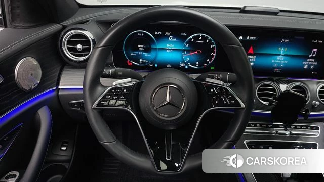 Mercedes-Benz E-Class W213 2023 Белый из Кореи, фото 3