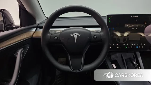 Tesla Model Y 2024 Черный из Кореи, фото 3