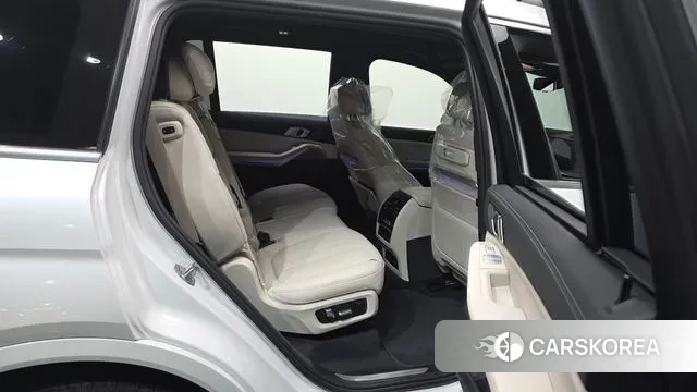 BMW X7 (G07) 2024 Белый из Кореи, фото 3