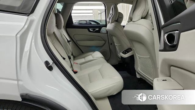 Volvo XC60 second Generation 2025 Белый из Кореи, фото 3