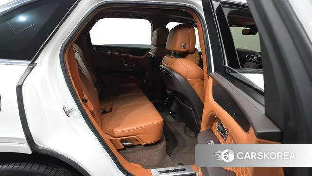 Bentley Bentayga 2022 Белый из Кореи, фото 3