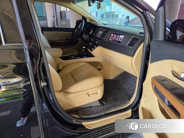 Kia All New Carnival 2018 Черный из Кореи, фото 3