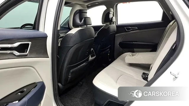 Kia Sportage 5th Generation Hybrid 2024 Белый из Кореи, фото 3