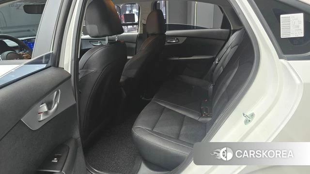 Kia The New K3 2nd generation 2022 Белый из Кореи, фото 3