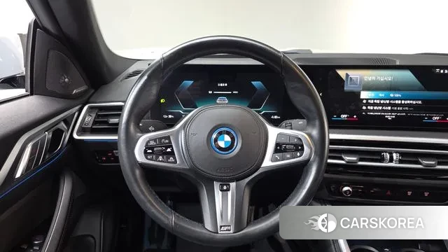BMW i4 2023 Серебристо-серый из Кореи, фото 3