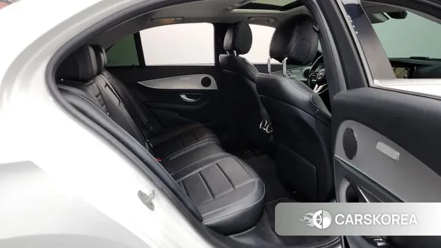 Mercedes-Benz E-Class W213 2018 Белый из Кореи, фото 3