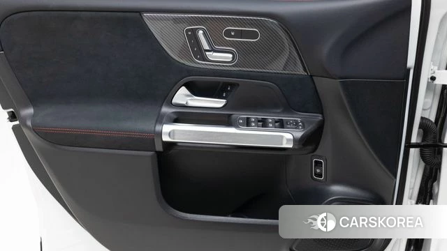 Mercedes-Benz GLB-Class X247 2026 Белый из Кореи, фото 3