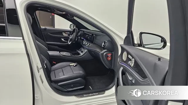 Mercedes-Benz E-Class W213 2022 Белый из Кореи, фото 3