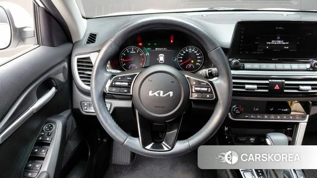 Kia Seltos 2022 Белый из Кореи, фото 3