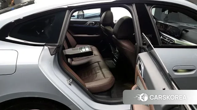 BMW 4 Series (G22) 2023 Цвет галактики из Кореи, фото 3