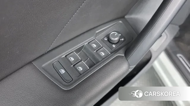 Volkswagen Tiguan second Generation 2023 Белый из Кореи, фото 3