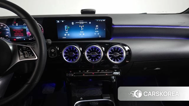Mercedes-Benz A-Class W177 2024 Белый из Кореи, фото 3