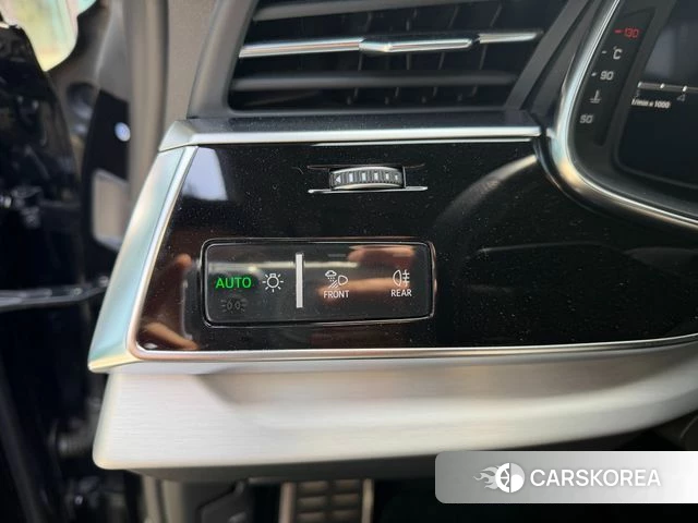 Audi Q8 (4M) 2021 Черный из Кореи, фото 3