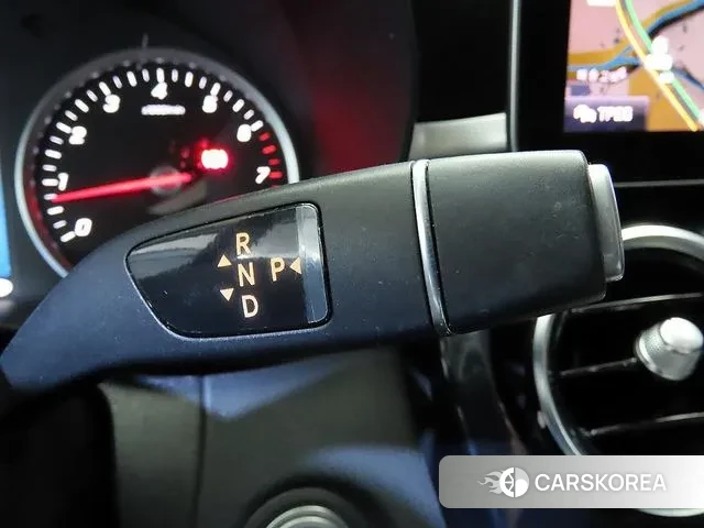 Mercedes-Benz C-Class W205 2019 Красный из Кореи, фото 3