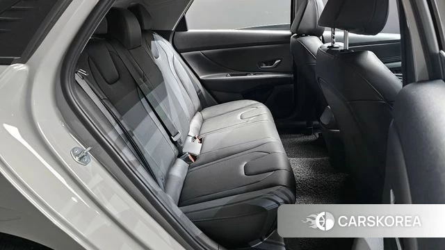 Hyundai Avante (CN7) 2021 Серебристо-серый из Кореи, фото 3