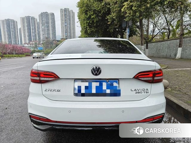 Volkswagen Lavida 2023 Белый из Китая, фото 3