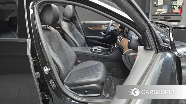 Mercedes-Benz E-Class W213 2020 Черный из Кореи, фото 3