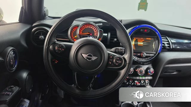 Mini Cooper 2018 Черный из Кореи, фото 3