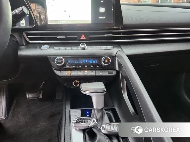 Hyundai Avante (CN7) 2022 Серебристо-серый из Кореи, фото 3