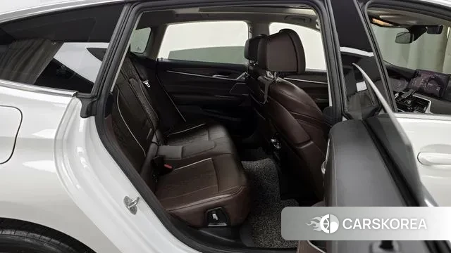 BMW 6 Series GT (G32) 2021 Белый из Кореи, фото 3