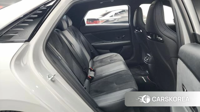 Hyundai The New Avante (CN7) 2024 Жемчужный цвет из Кореи, фото 3