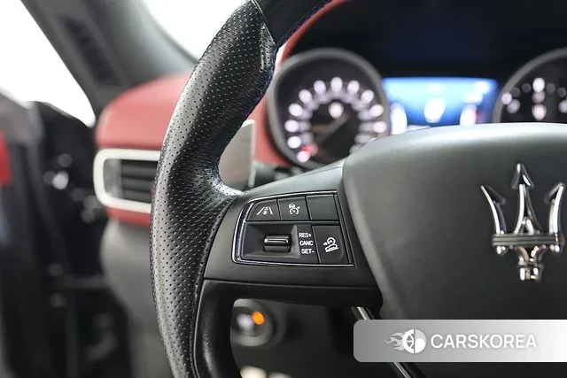 Maserati Levante 2018 Черный из Кореи, фото 3