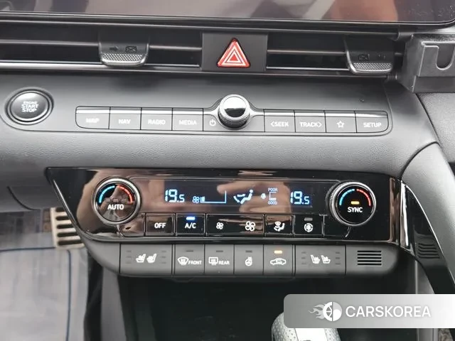 Hyundai Avante (CN7) 2022 Серебристо-серый из Кореи, фото 3