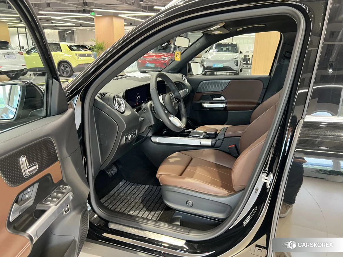 Mercedes-Benz GLB 2023 Черный из Китая, фото 3