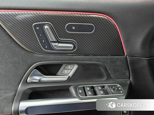 Mercedes-Benz GLB-Class X247 2021 Черный из Кореи, фото 3