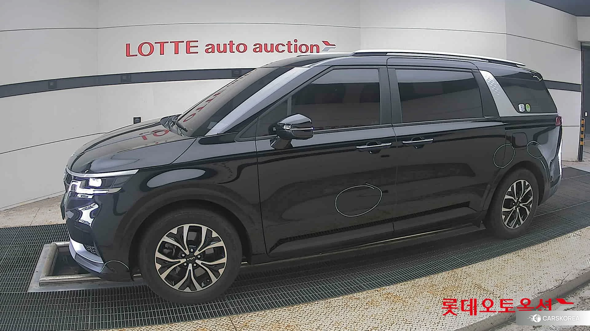 Kia Carnival 2023 Aurora Black Pearl из Кореи, фото 3
