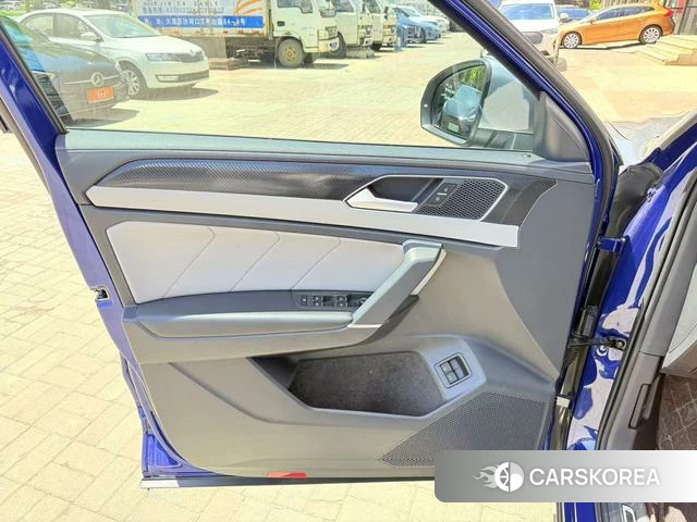 Volkswagen Tanyue GTE 2022 Серебристо-серый из Китая, фото 3